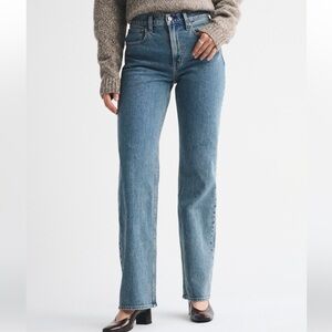 Abercrombie & Fitch Relaxed High Rise Jeans